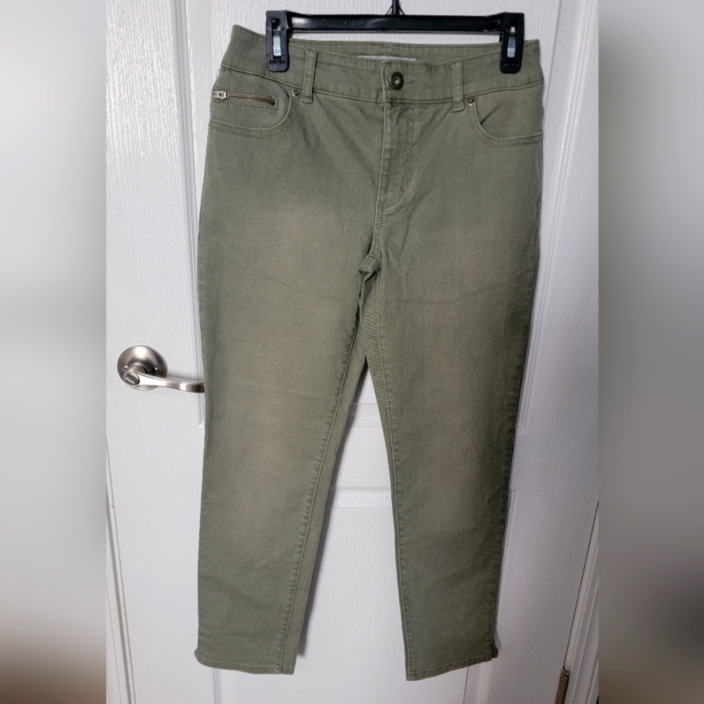 Chicos Platinum Denim Olive Green ultimate  ankle fit. Size 00